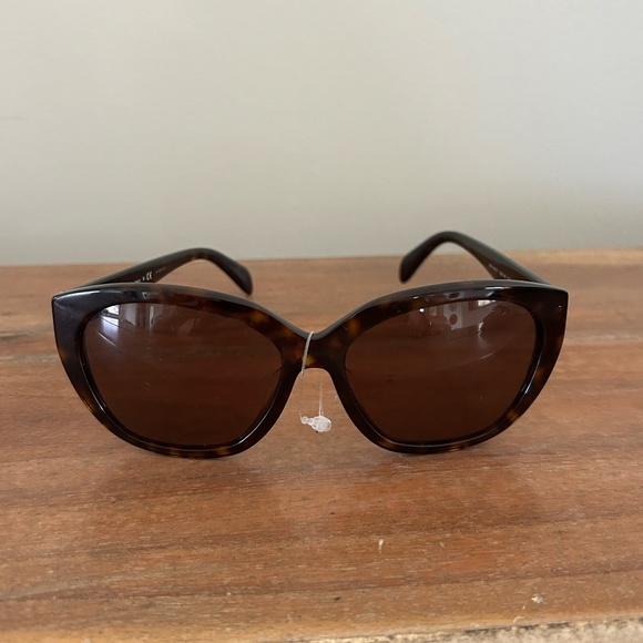 Prada Sunglasses Tortoise Shell SPR 16x-F Cat Eye Italy - Picture 2 of 6